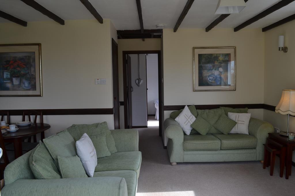 Thornbury Aldeamento Turístico 4*